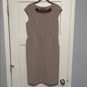 Jones New York tan sleeveless dress size: 8
